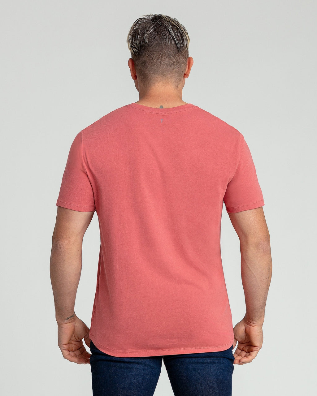 Organic V-Neck T-Shirt (Slim Fit) / Nantucket Red