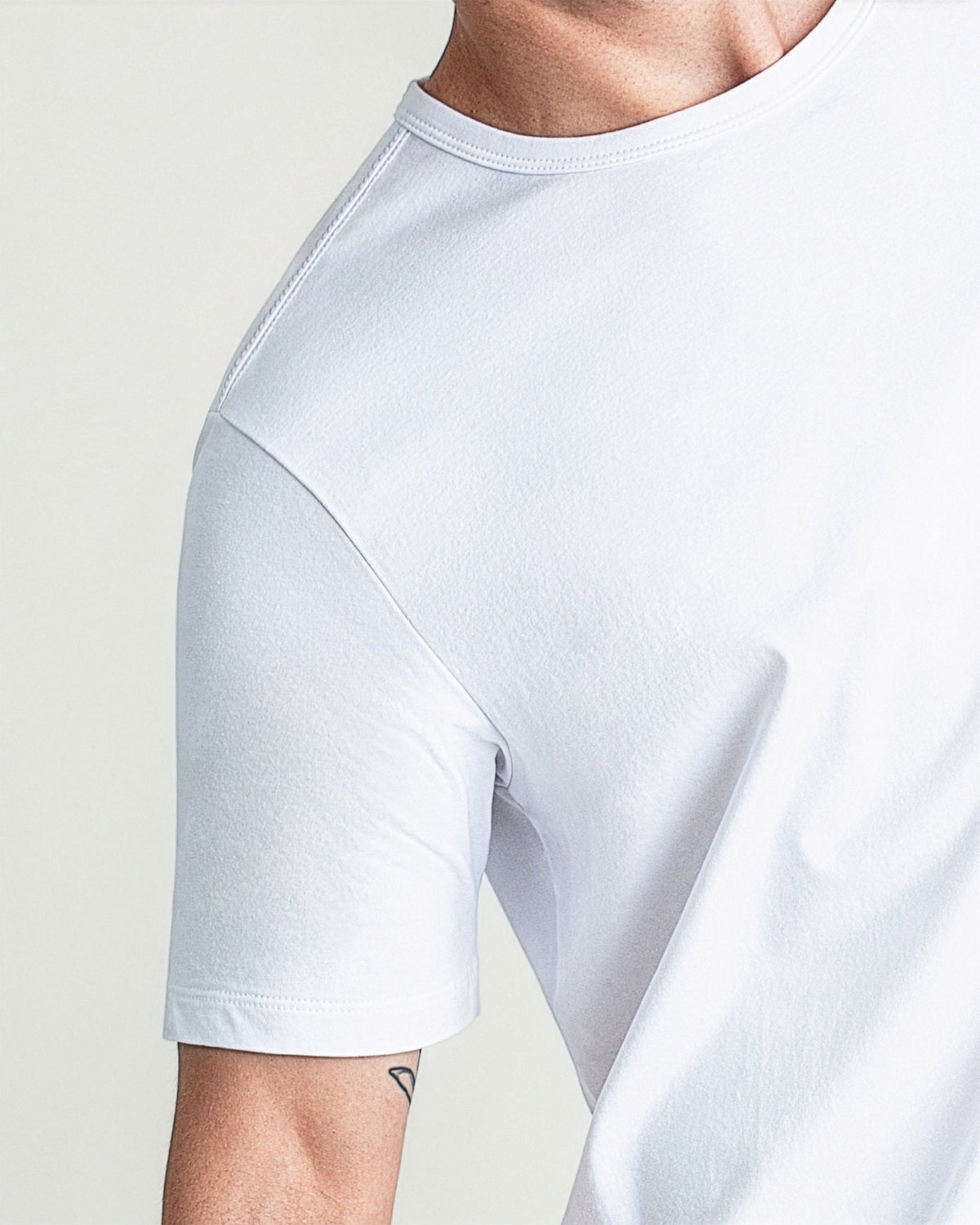 Organic Crew Neck T-Shirt (Slim Fit) / White